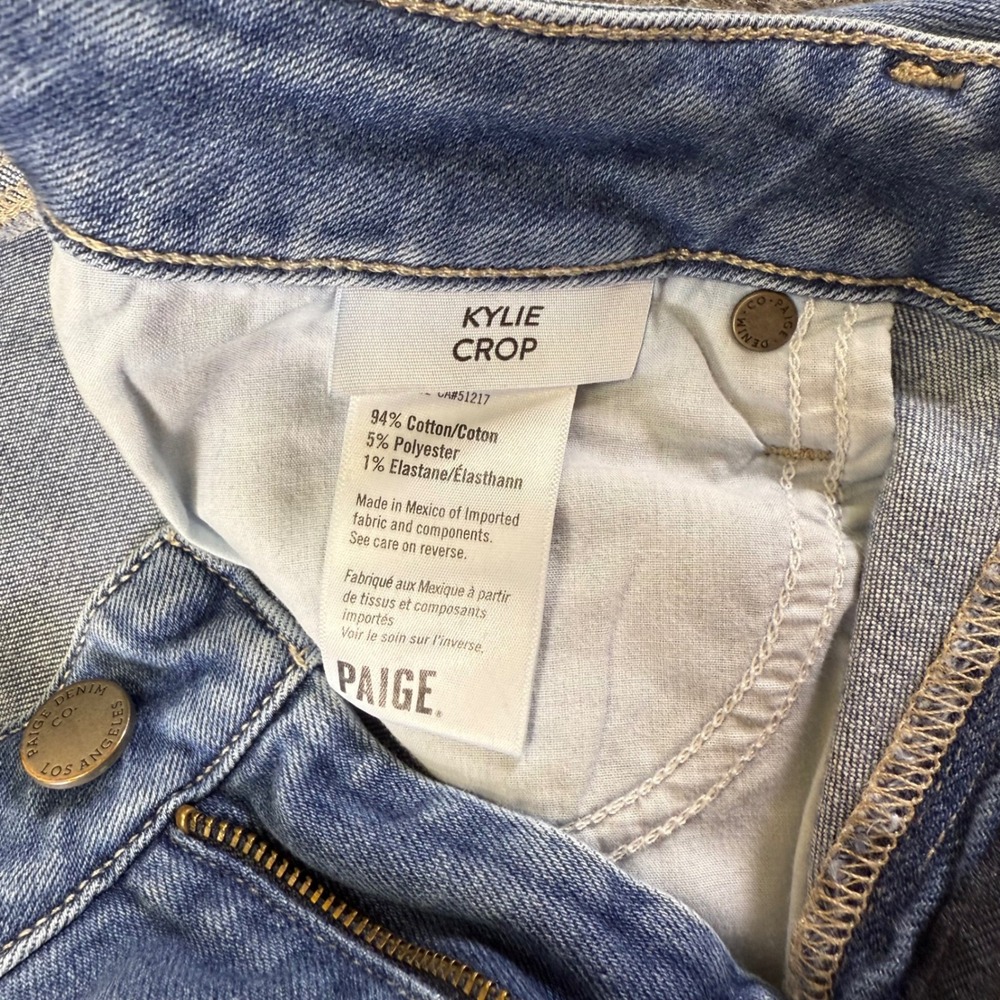 PAIGE Kylie Crop Jeans Light Wash Distressed Frayed Hem Women's Size 30x25 - Picture 6 of 14